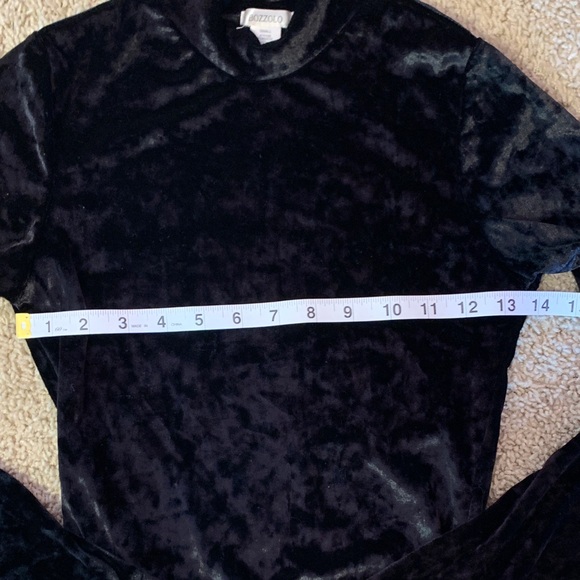 NWOT Women’s Black Faux Velvet Long Sleeve Snap Closure Bodysuit Small - Picture 7 of 9